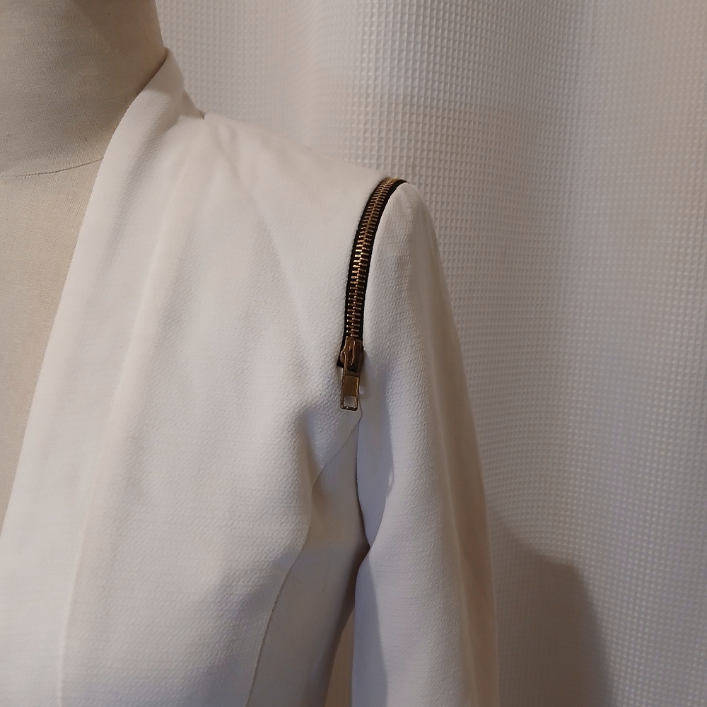 Mustard Seed White Open From Blazer with Zipper Detail Size Small - Picture 2 of 10
